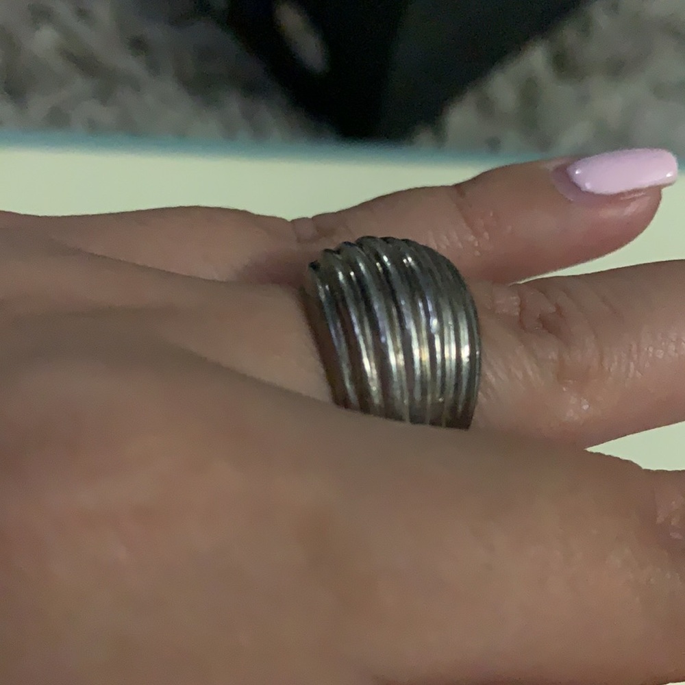 Silver ring - Picture 2 of 2